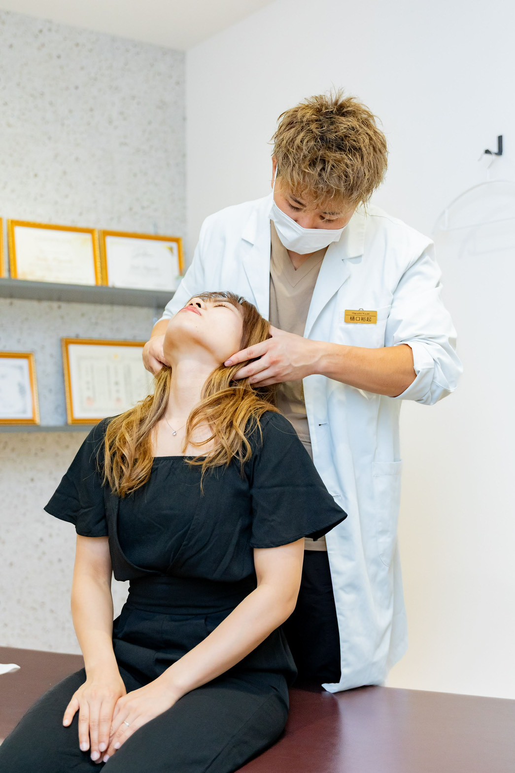 姿勢分析と詳細な検査の様子